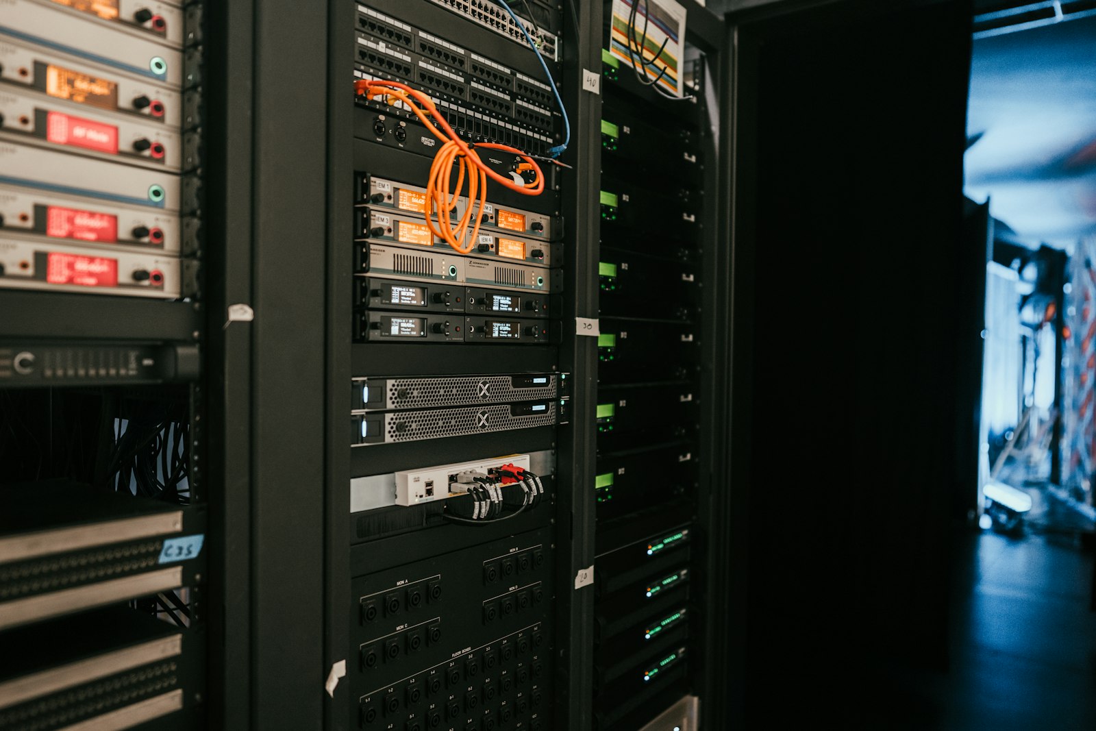 UPS Buying Guide for Small Office and ISP Network Closets